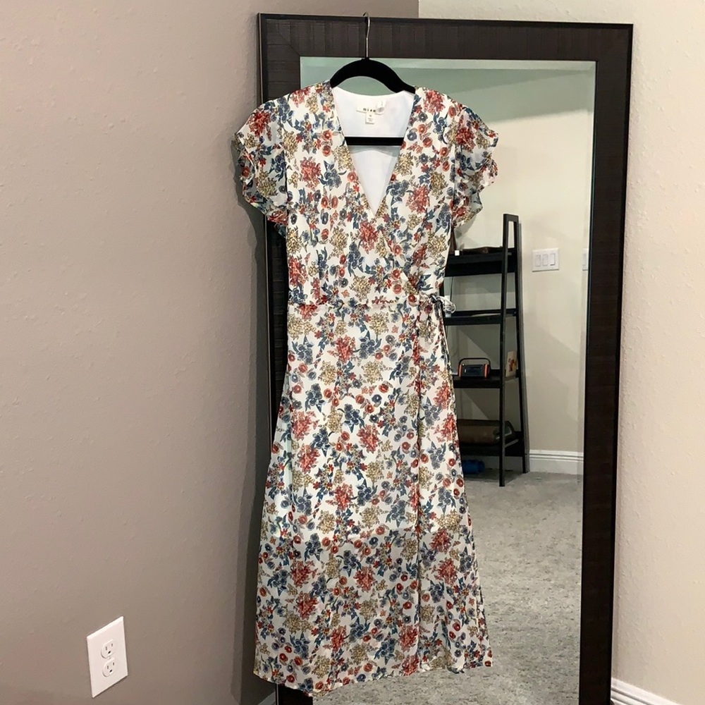 V-Necked Wrap-Around Floral Dress with Cream Lining